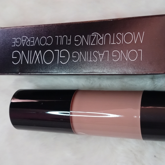 Cosmetics - Picture 3 of 4